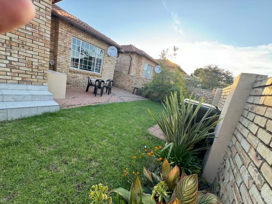 3 Bedroom Property for Sale in Noordwyk Gauteng