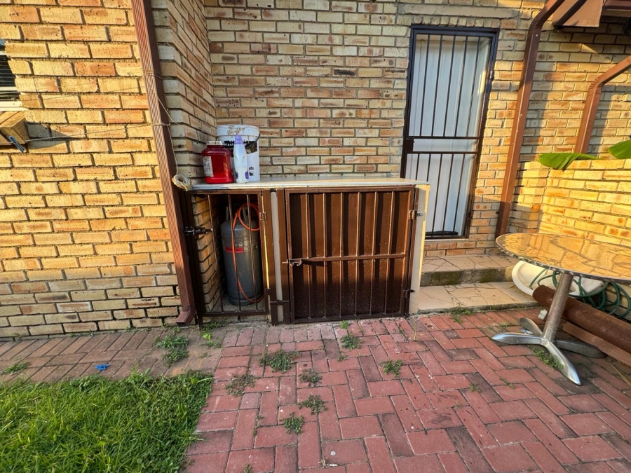 3 Bedroom Property for Sale in Noordwyk Gauteng