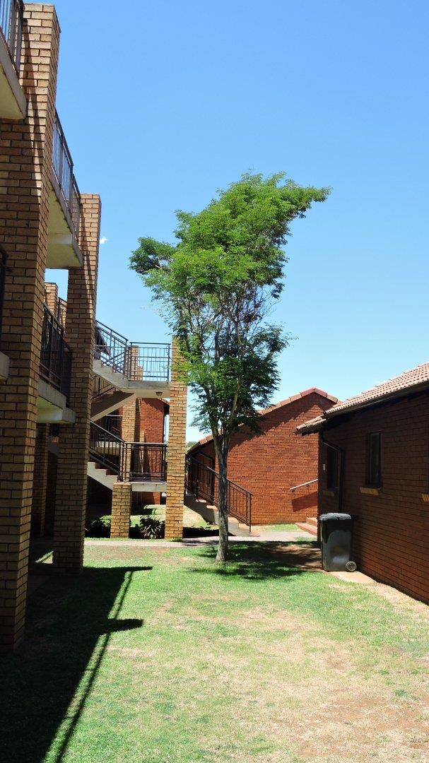 2 Bedroom Property for Sale in Eco Park Gauteng