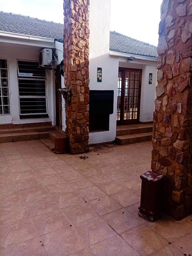 4 Bedroom Property for Sale in Waverley Gauteng