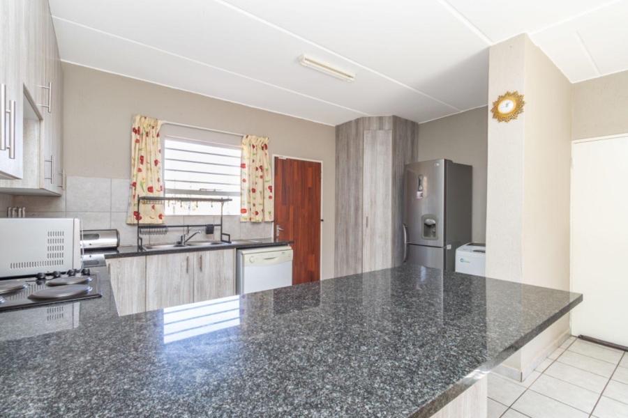 3 Bedroom Property for Sale in Wilgeheuwel Gauteng