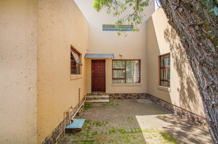 2 Bedroom Property for Sale in Noordhang Gauteng