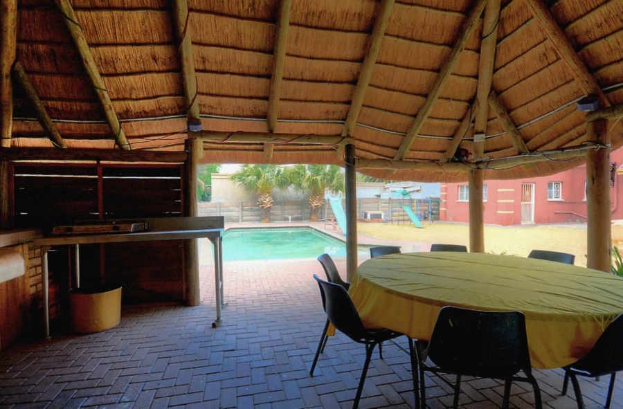 7 Bedroom Property for Sale in Brackendowns Gauteng