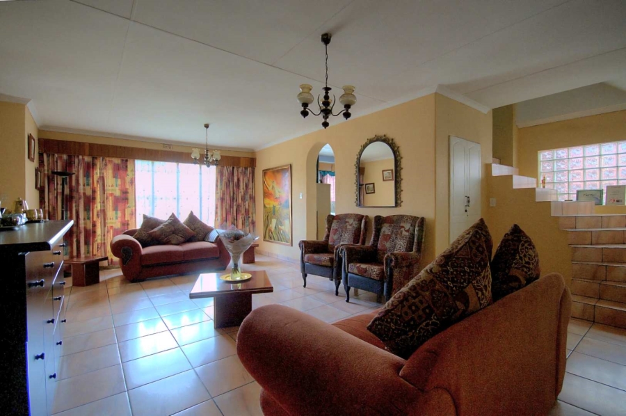 7 Bedroom Property for Sale in Brackendowns Gauteng