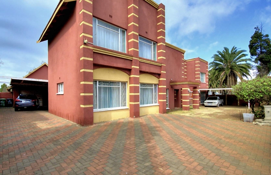 7 Bedroom Property for Sale in Brackendowns Gauteng