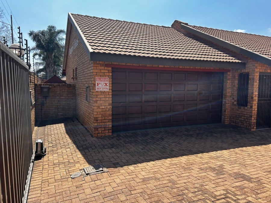 3 Bedroom Property for Sale in New Redruth Gauteng