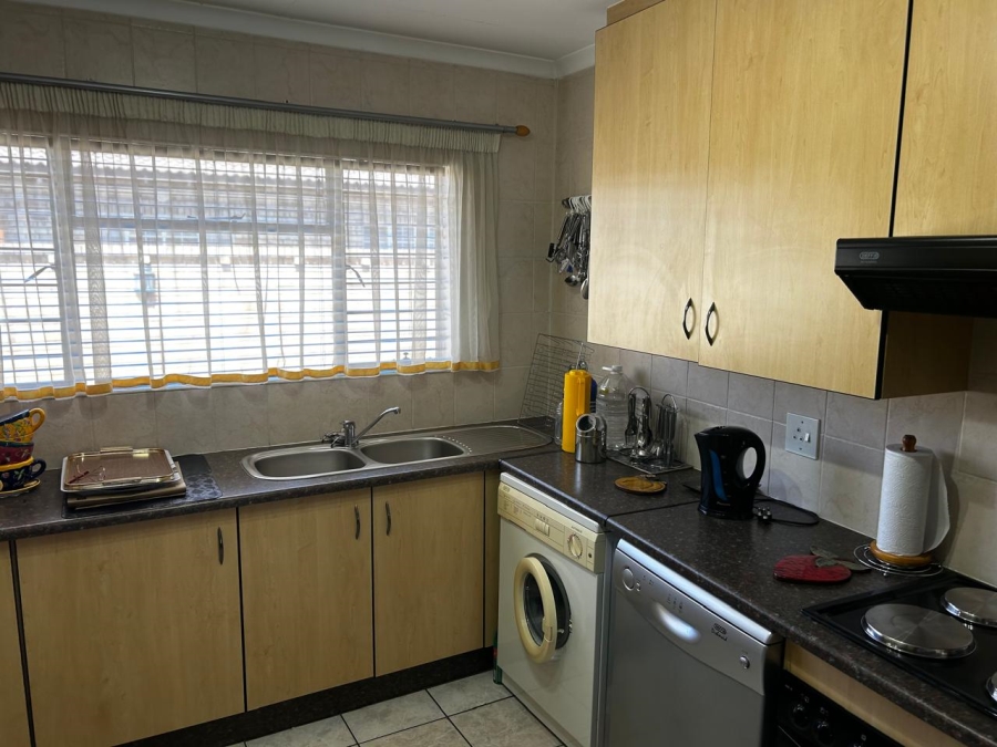 3 Bedroom Property for Sale in New Redruth Gauteng