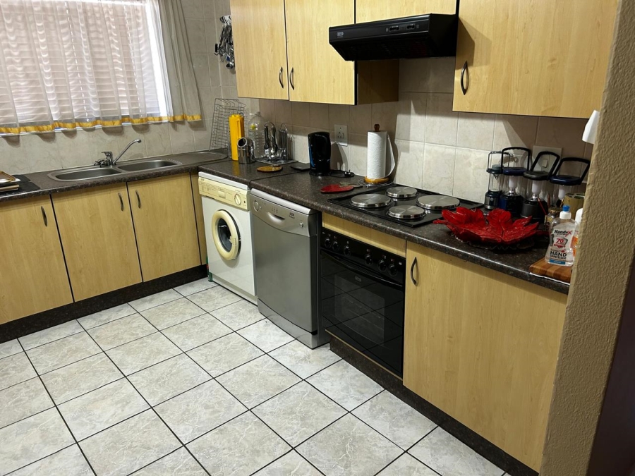 3 Bedroom Property for Sale in New Redruth Gauteng