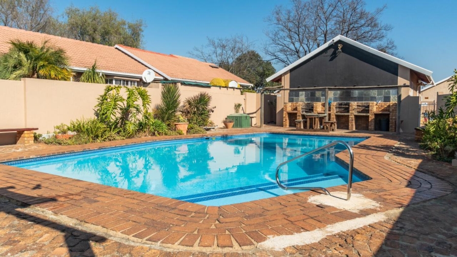 1 Bedroom Property for Sale in Norkem Park Gauteng