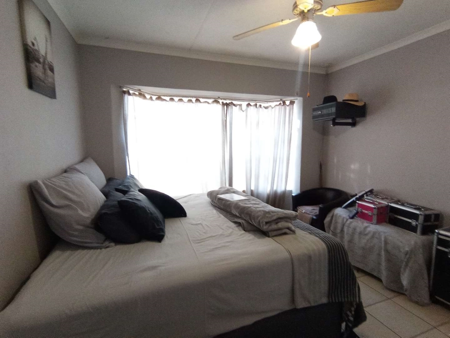 1 Bedroom Property for Sale in Norkem Park Gauteng