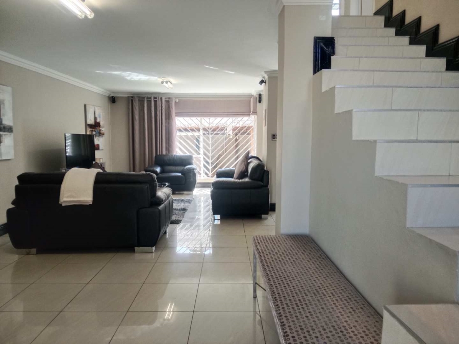 3 Bedroom Property for Sale in Bassonia Gauteng