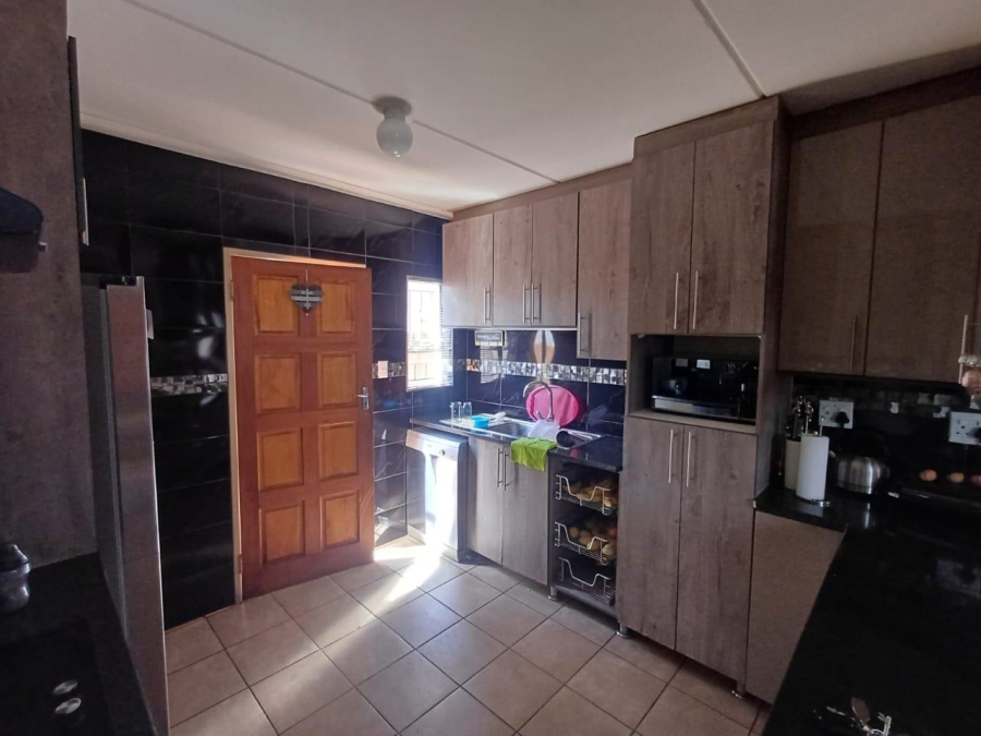 3 Bedroom Property for Sale in Mahube Valley Gauteng