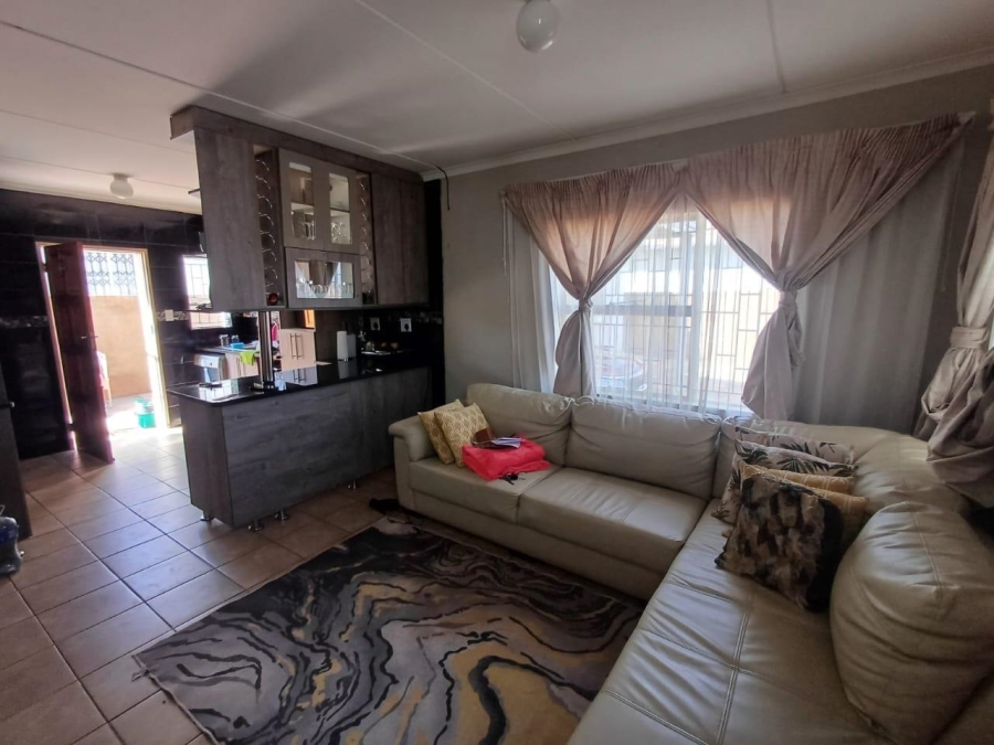 3 Bedroom Property for Sale in Mahube Valley Gauteng