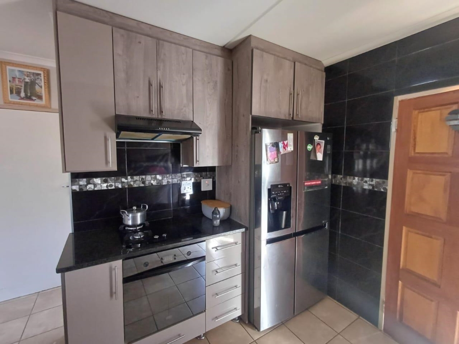 3 Bedroom Property for Sale in Mahube Valley Gauteng