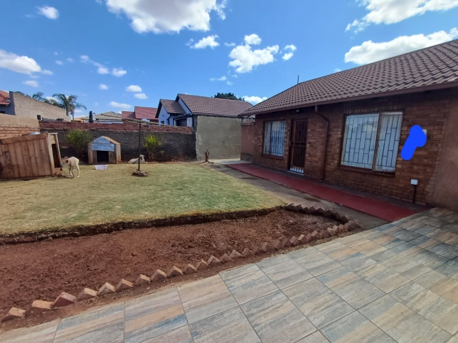 2 Bedroom Property for Sale in Mamelodi East Gauteng