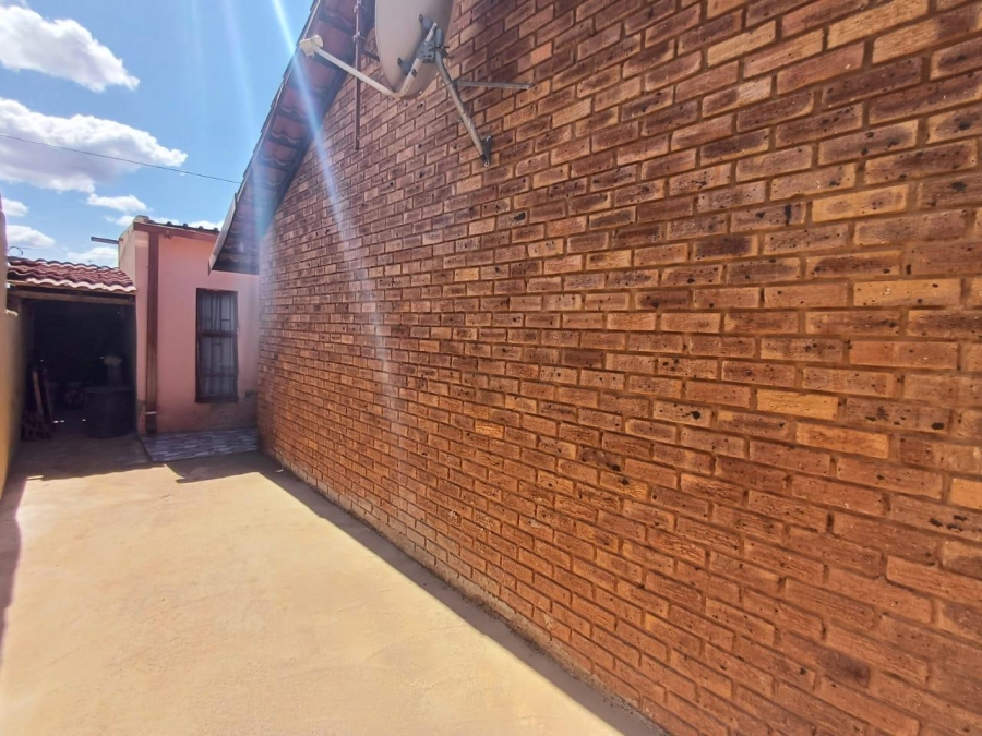 2 Bedroom Property for Sale in Mamelodi East Gauteng