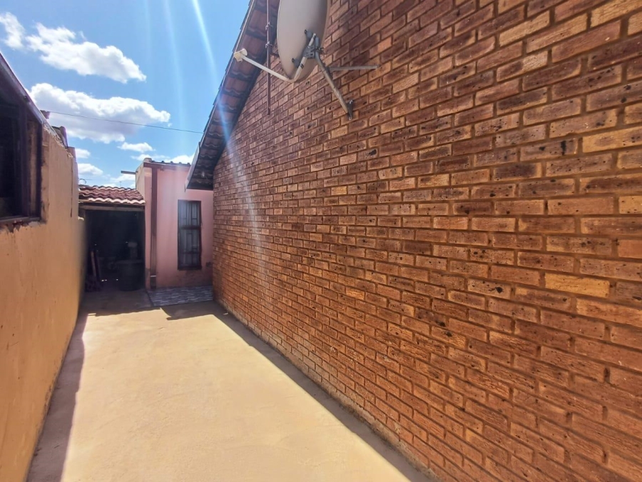 2 Bedroom Property for Sale in Mamelodi East Gauteng