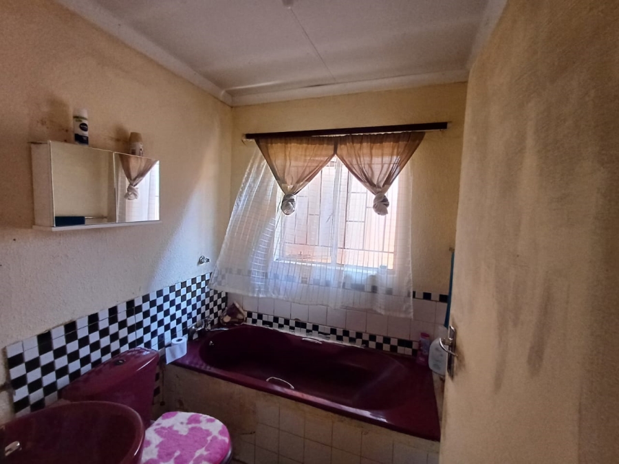 2 Bedroom Property for Sale in Mamelodi East Gauteng