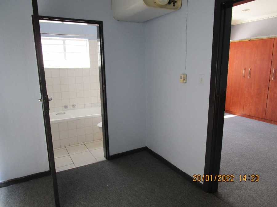 To Let 1 Bedroom Property for Rent in Craighall Gauteng