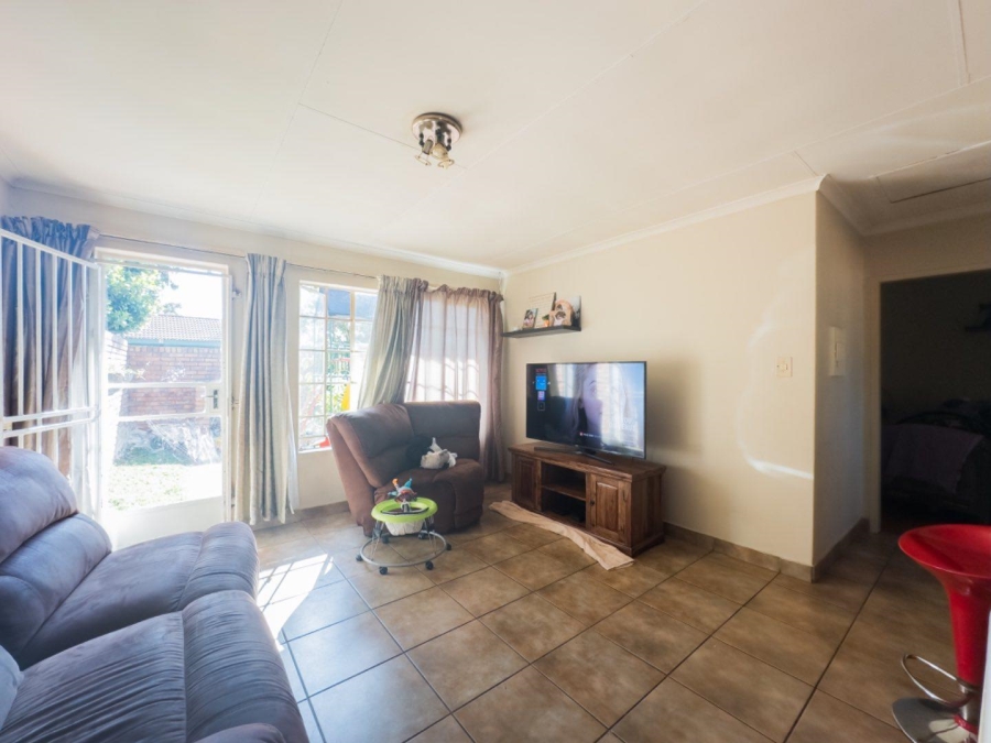 2 Bedroom Property for Sale in Garsfontein Gauteng