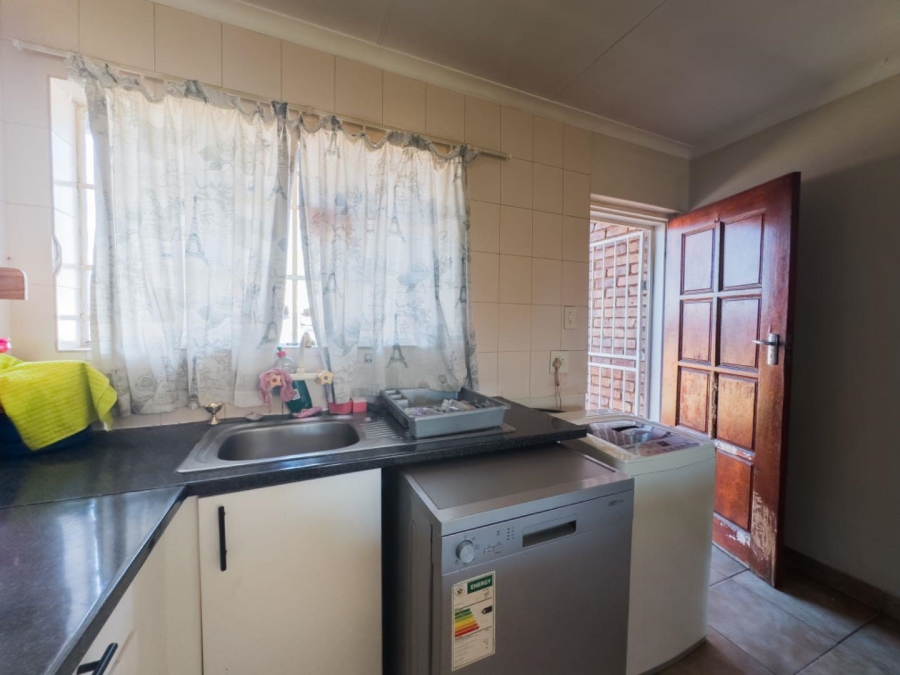 2 Bedroom Property for Sale in Garsfontein Gauteng