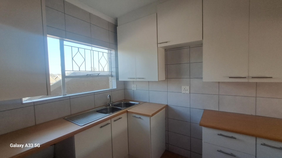 2 Bedroom Property for Sale in Buccleuch Gauteng