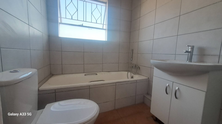 2 Bedroom Property for Sale in Buccleuch Gauteng