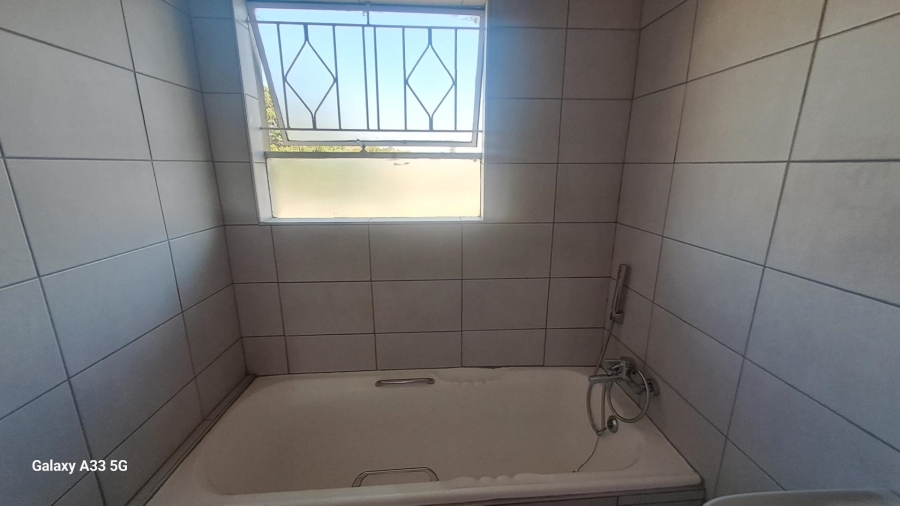 2 Bedroom Property for Sale in Buccleuch Gauteng