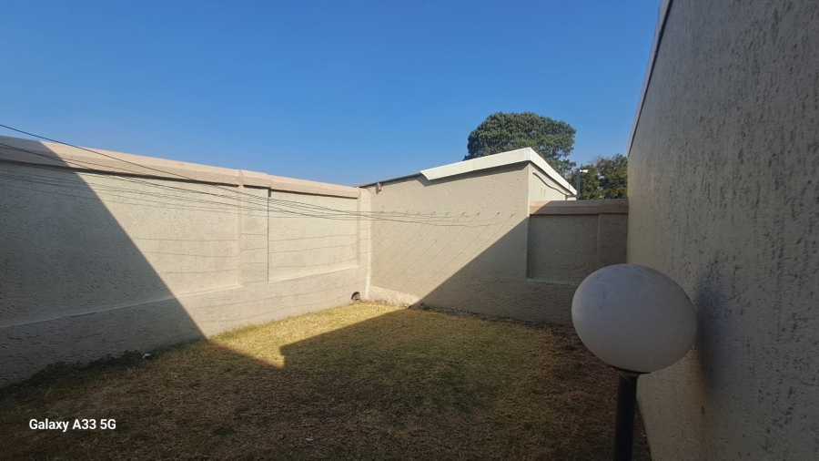 2 Bedroom Property for Sale in Buccleuch Gauteng