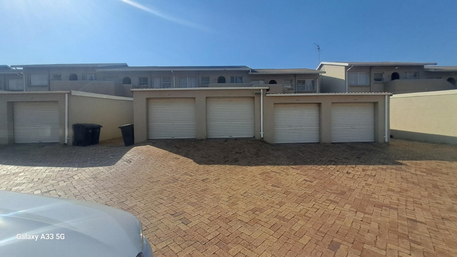 2 Bedroom Property for Sale in Buccleuch Gauteng