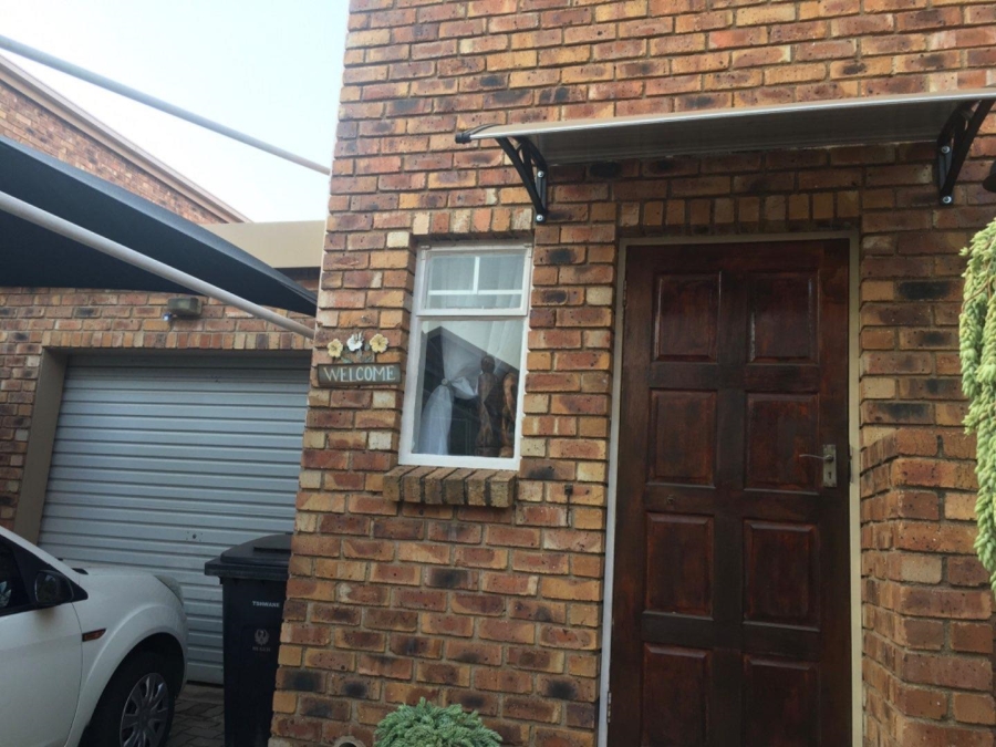 2 Bedroom Property for Sale in Wierdapark Gauteng