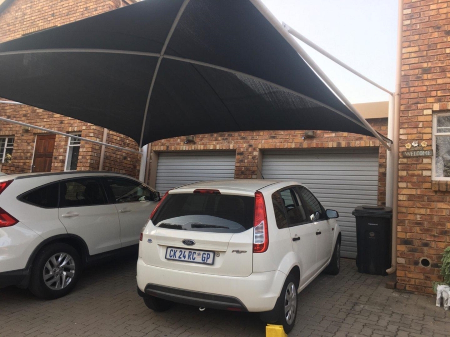 2 Bedroom Property for Sale in Wierdapark Gauteng