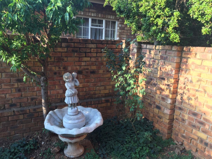 2 Bedroom Property for Sale in Wierdapark Gauteng