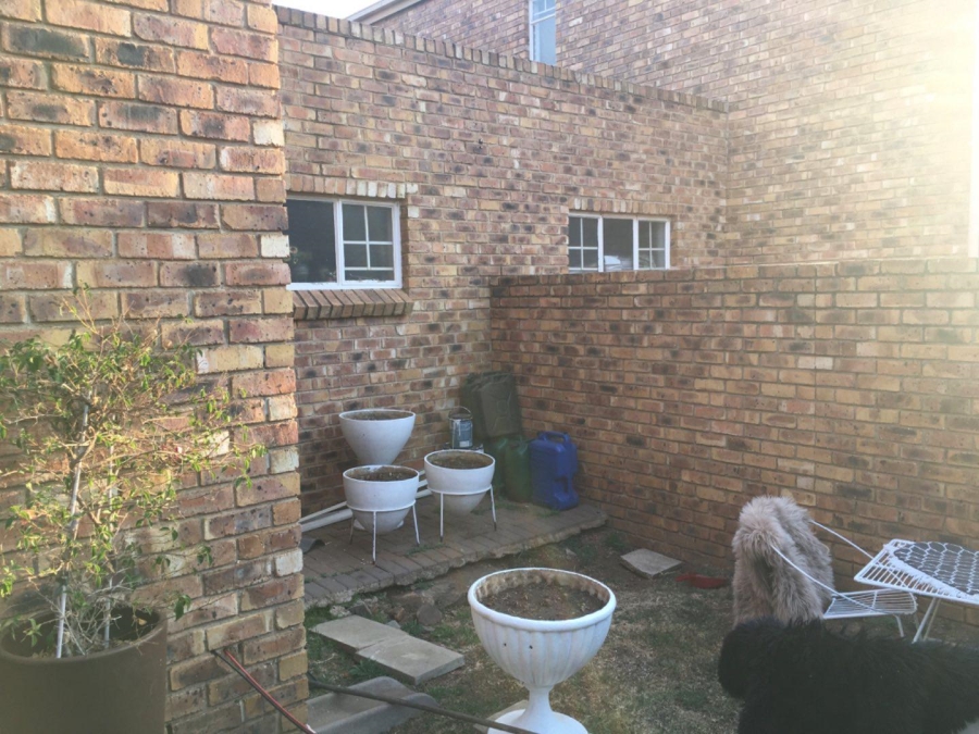 2 Bedroom Property for Sale in Wierdapark Gauteng