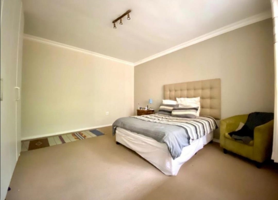 3 Bedroom Property for Sale in Birdhaven Gauteng