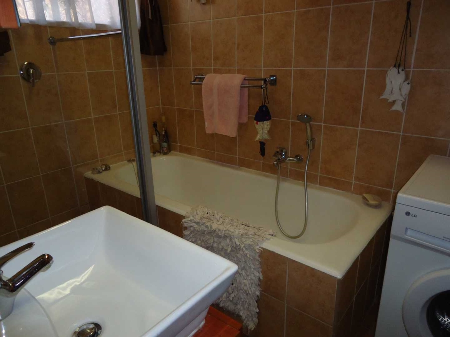 2 Bedroom Property for Sale in Villieria Gauteng