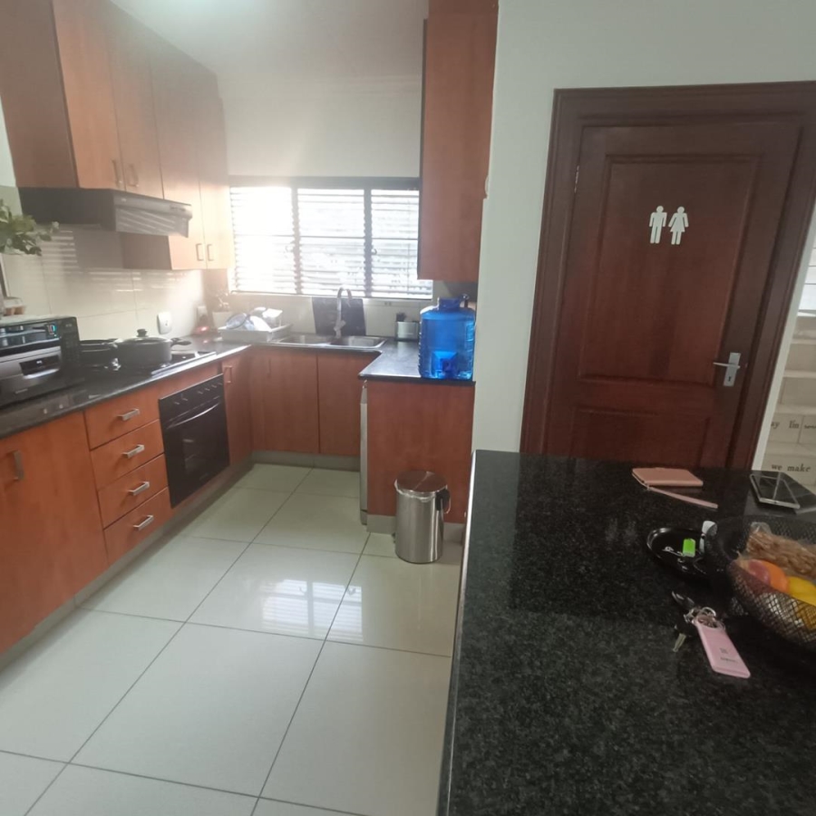 2 Bedroom Property for Sale in Die Hoewes Gauteng