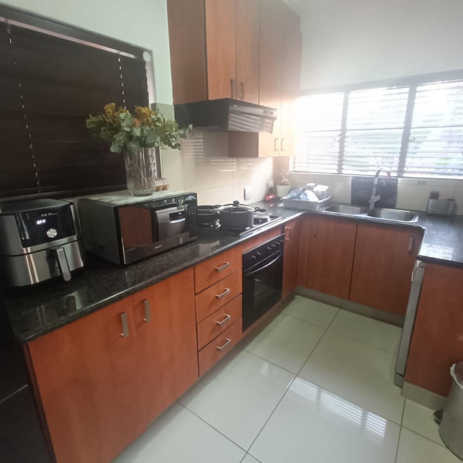 2 Bedroom Property for Sale in Die Hoewes Gauteng