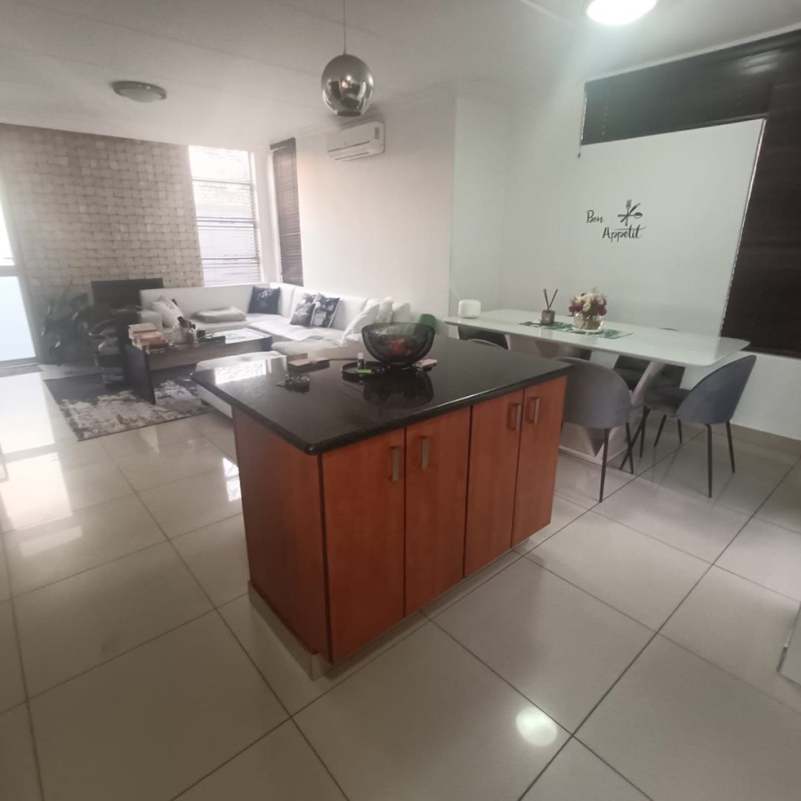 2 Bedroom Property for Sale in Die Hoewes Gauteng