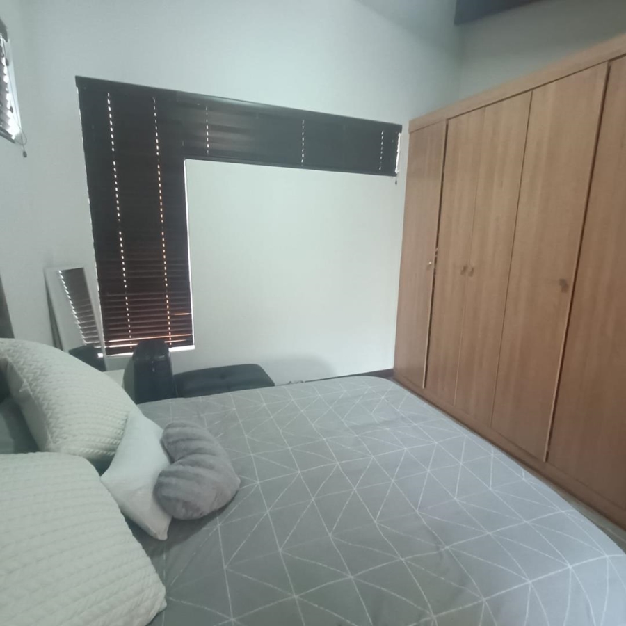 2 Bedroom Property for Sale in Die Hoewes Gauteng