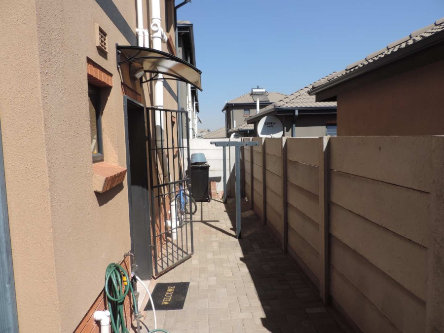 3 Bedroom Property for Sale in Alrode Gauteng