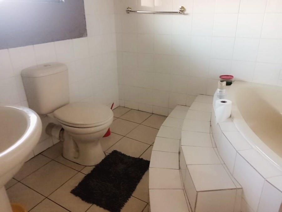 3 Bedroom Property for Sale in Mondeor Gauteng