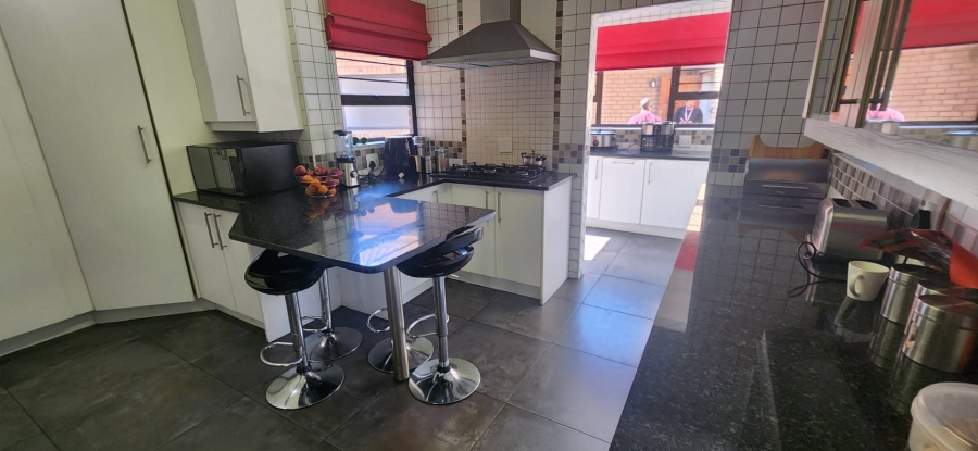 4 Bedroom Property for Sale in Brackenhurst Gauteng