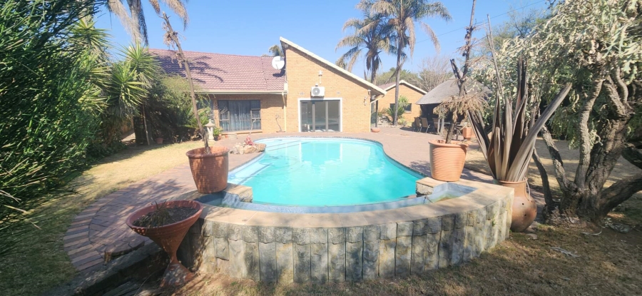 4 Bedroom Property for Sale in Brackenhurst Gauteng