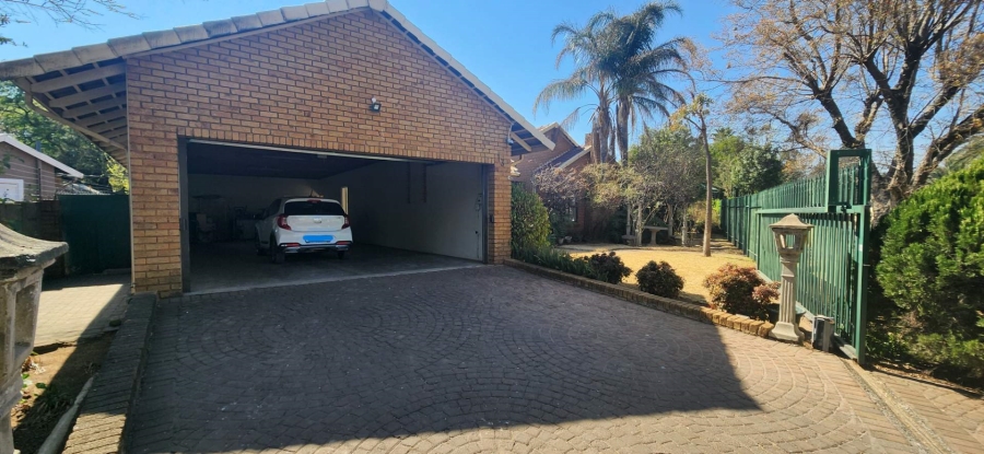 4 Bedroom Property for Sale in Brackenhurst Gauteng