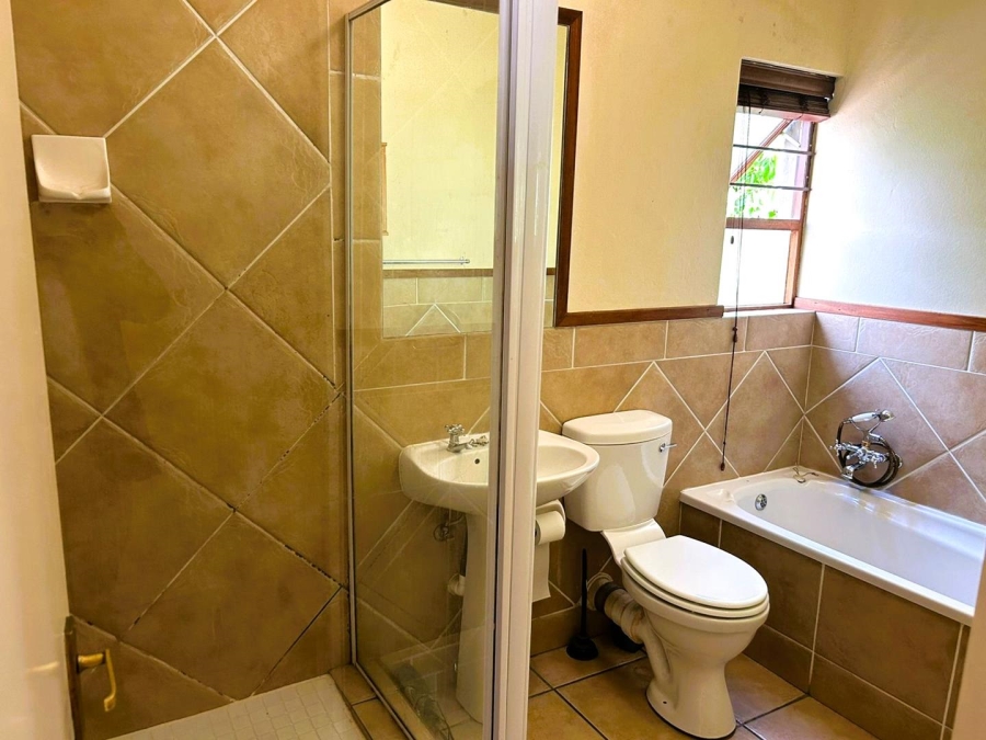 1 Bedroom Property for Sale in Lonehill Gauteng