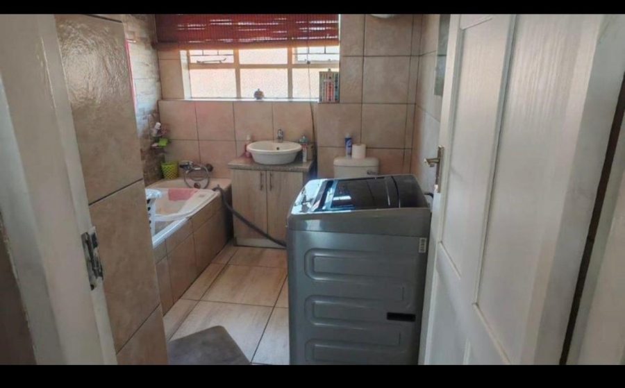 2 Bedroom Property for Sale in Villieria Gauteng