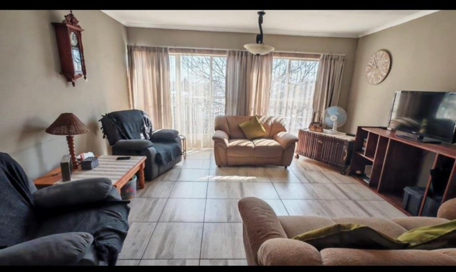 2 Bedroom Property for Sale in Villieria Gauteng