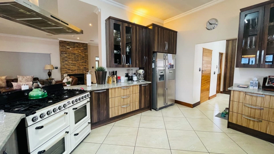 4 Bedroom Property for Sale in Midfield Estate Gauteng