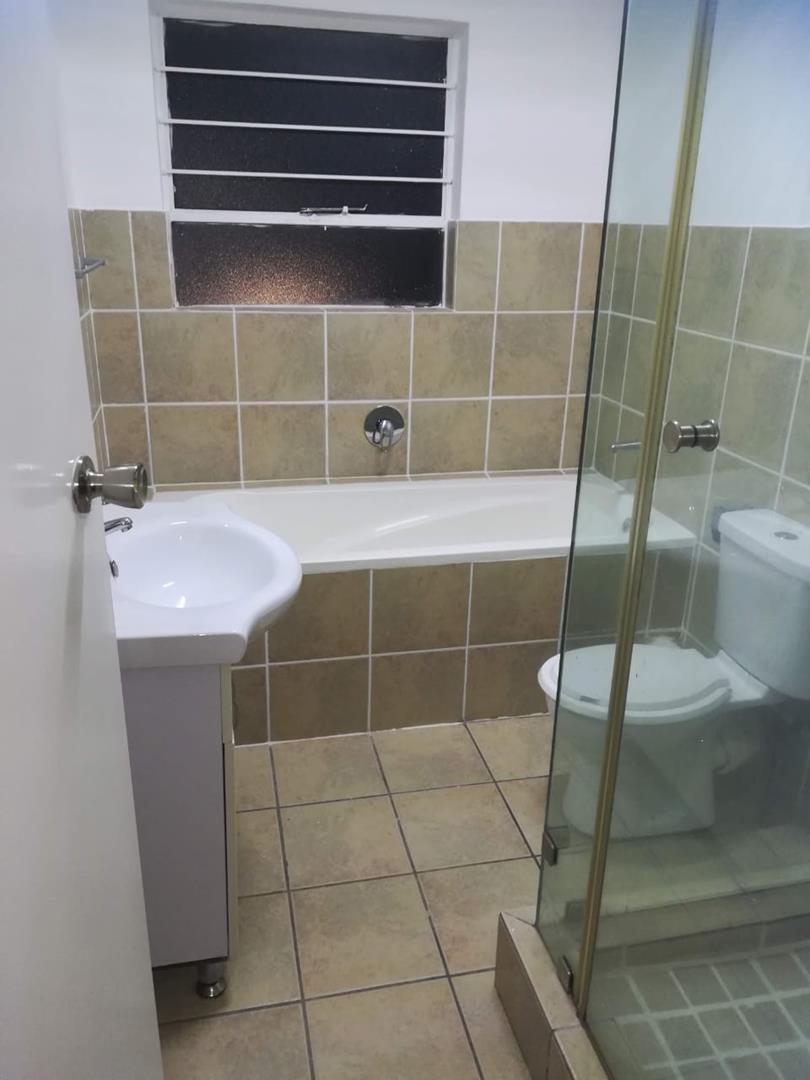 2 Bedroom Property for Sale in Bardene Gauteng